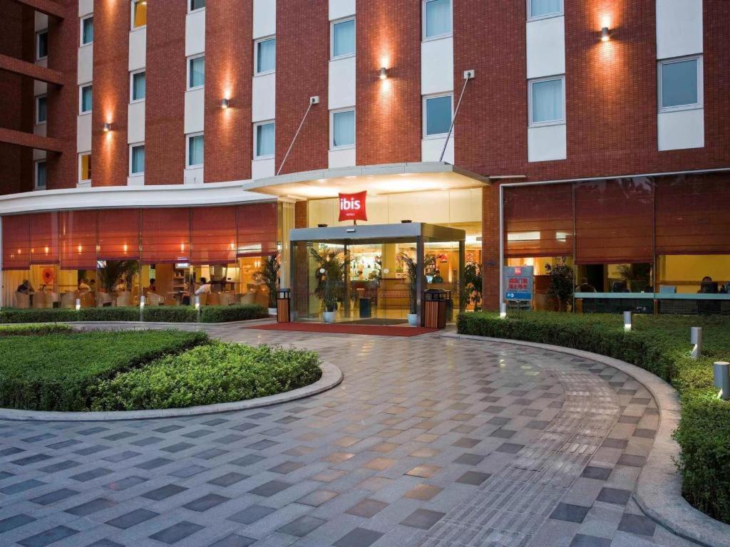 Ibis Chengdu Yongfeng Hotel Экстерьер фото