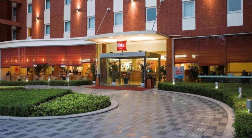 Ibis Chengdu Yongfeng Hotel Экстерьер фото